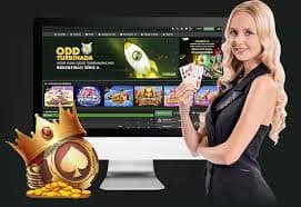 Antarmuka permainan Jurassic Kingdom dengan simbol dinosaurus dan gulungan slot di aplikasi mobile sgmwin